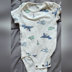 💙 3 Months Carter's White and Blue Dinosaur Bodysuit